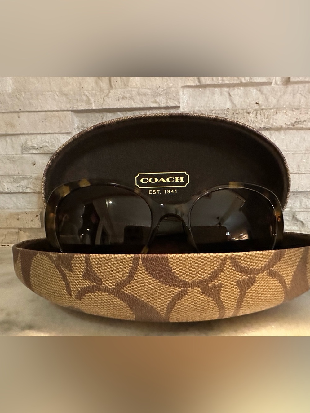 COACH Women's Tortoiseshell Brown Oversized Sunglasses